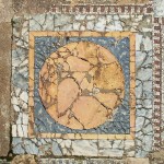 Panneau de la mosaïque des chevaux, opus sectile, villa romaine sur le site archéologique de Carthage